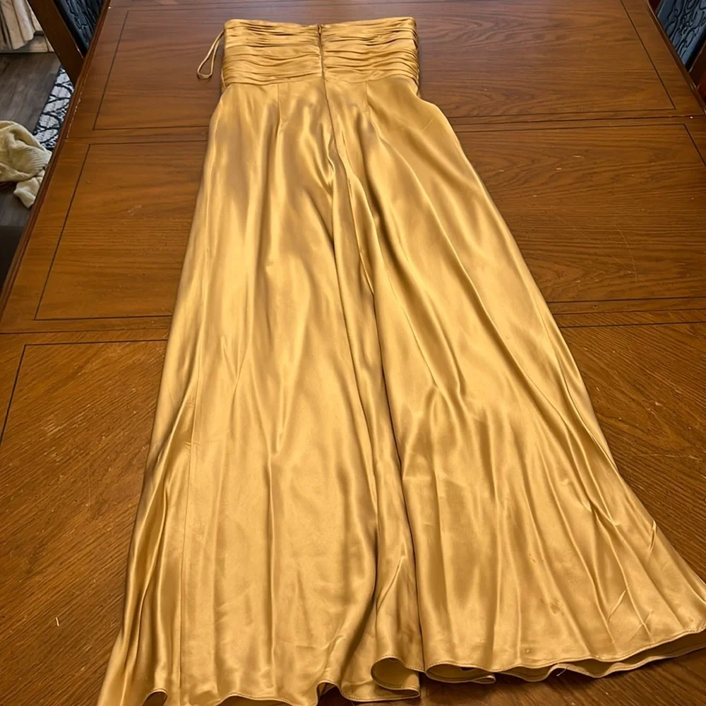 COPY - Gold Glamour Prom Dress with Elegant Design - Picture 12 of 16